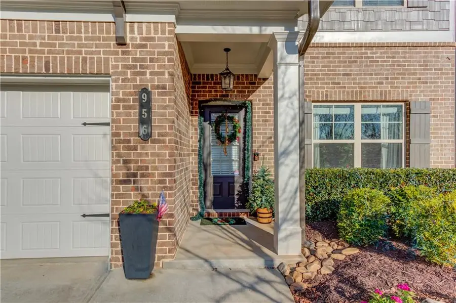 956 Brighton Park Circle, Hoschton, GA 30548 - Image #3