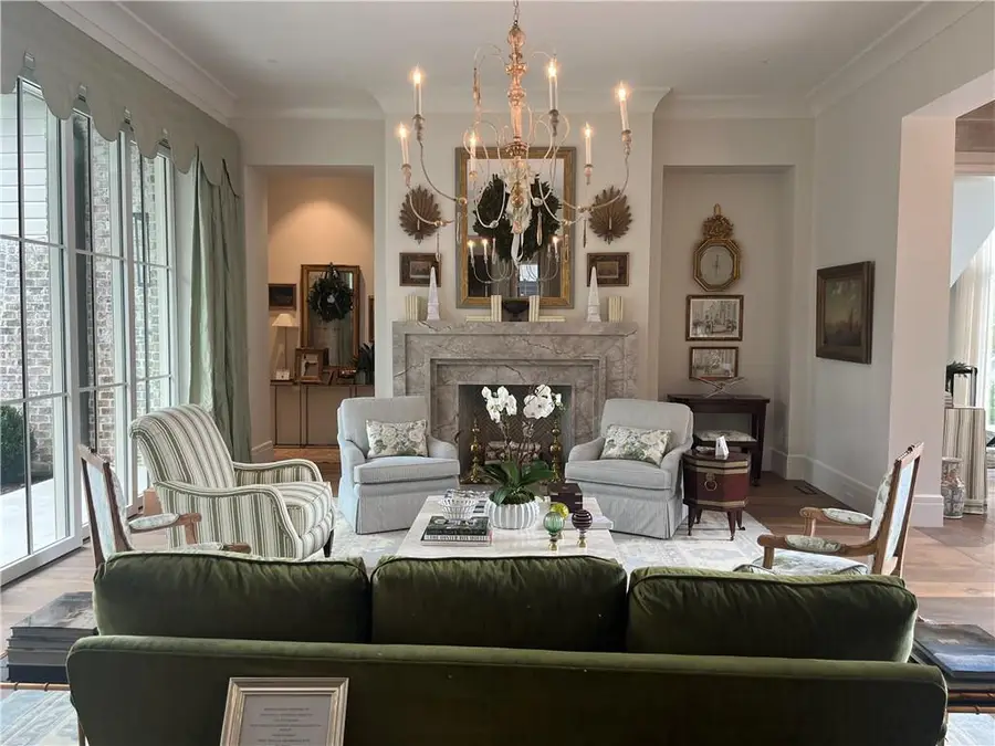 4238 W Club Lane Ne, Atlanta, GA 30319 - Image #2