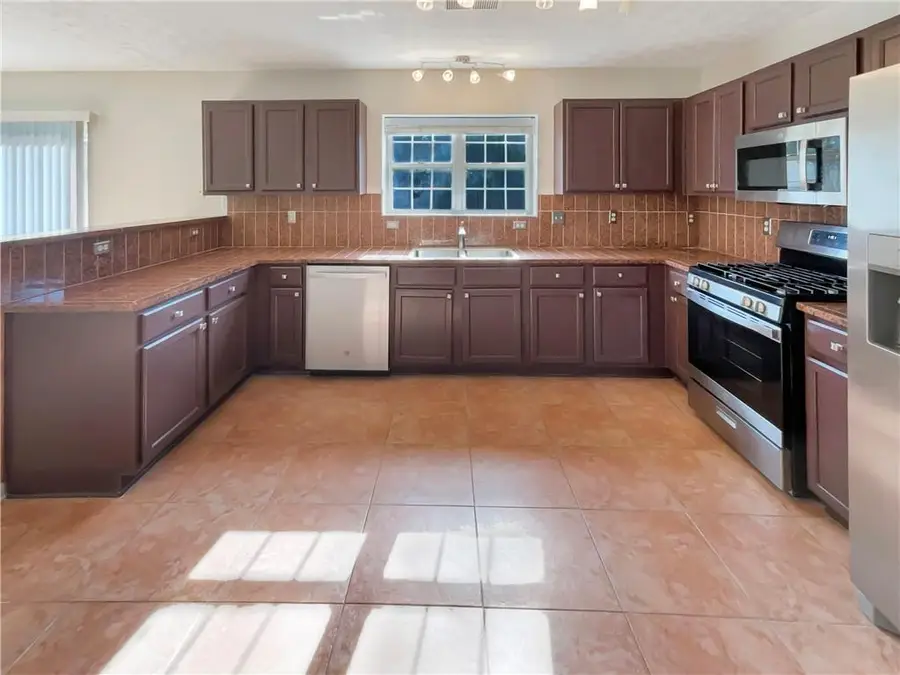 3184 Broadleaf Avenue, Atlanta, GA 30349 - Image #2