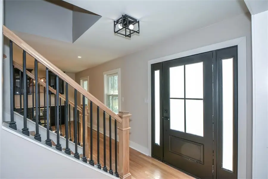 1610 Chateau Drive, Dunwoody, GA 30338 - Image #2