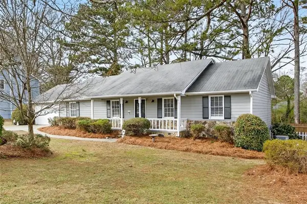 2045 Skyland Glen Drive, Snellville, GA 30078