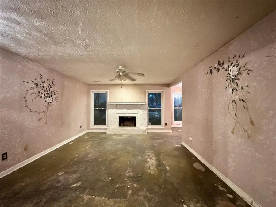 1001 Lake Pointe Circle, Roswell, GA 30075 - Image #2