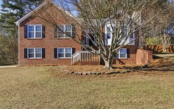 2044 Lakeland Drive, Dacula, GA 30019