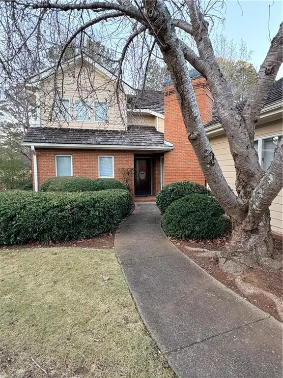 2590 Camden Glen Court, Roswell, GA 30076