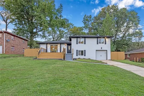 2377 Fontaine Circle, Decatur, GA 30032