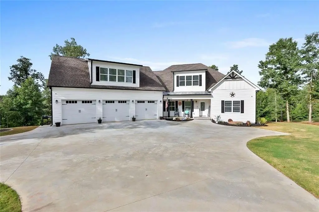 215 Walden Pond Trail, Senoia, GA 30276 - #1