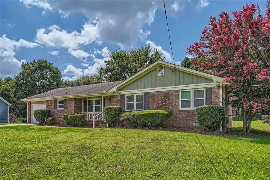 881 Jefferson Drive Sw, Conyers, GA 30094 - Image #2