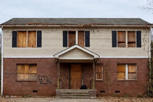 1995 Lois Place Nw, Atlanta, GA 30318