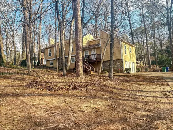 670 Lost Creek Circle, Stone Mountain, GA 30088