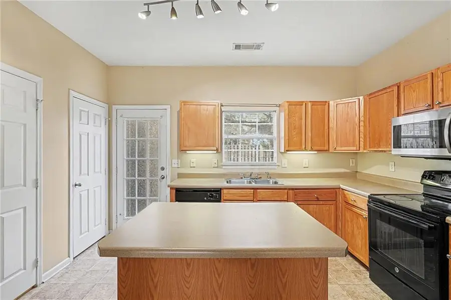 2161 Del Lago Circle Nw, Kennesaw, GA 30152 - Image #3