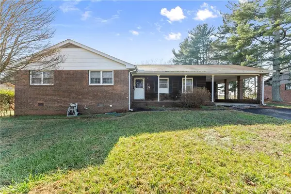 3750 Robinson Drive, Oakwood, GA 30566