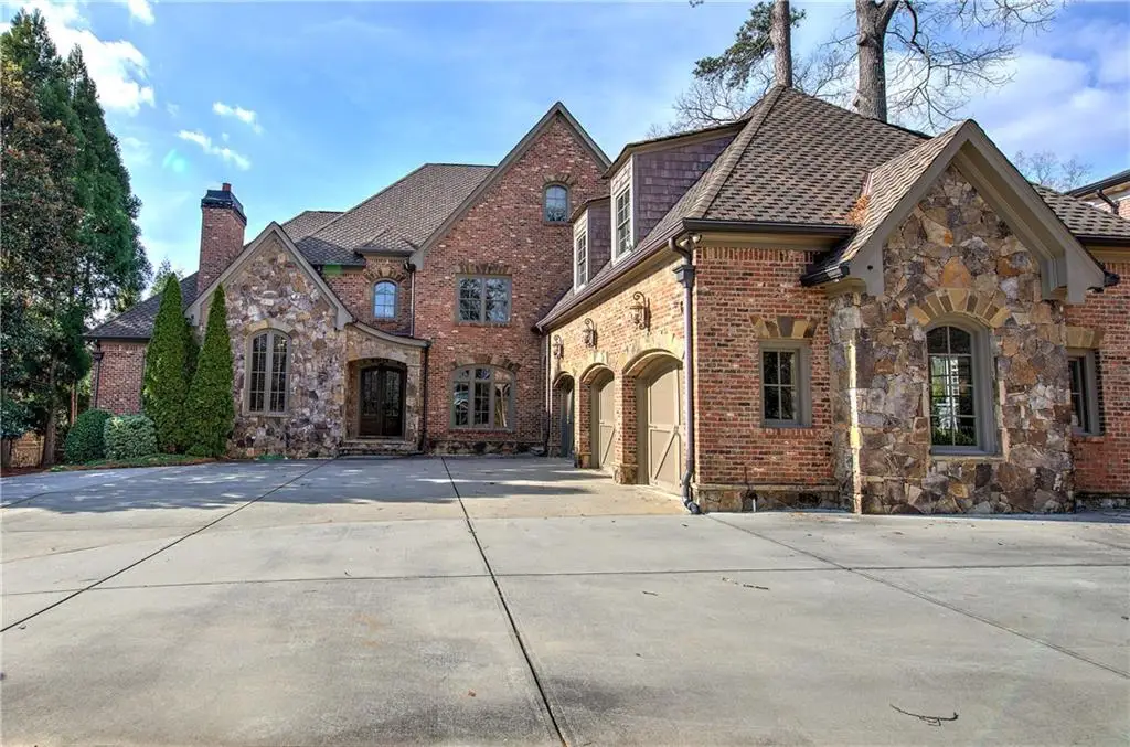 4076 Peachtree Dunwoody Road Ne, Atlanta, GA 30342 - #1