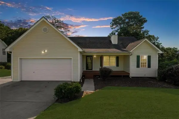 4827 Daintree Court, Flowery Branch, GA 30542