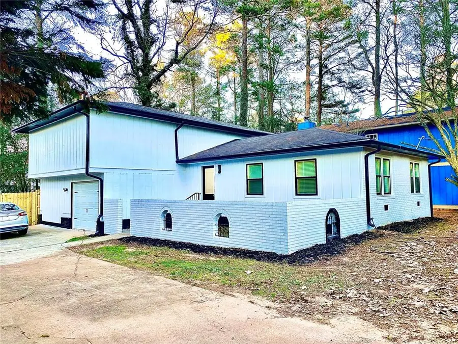 5390 Rockbridge Road, Stone Mountain, GA 30088 - Image #2