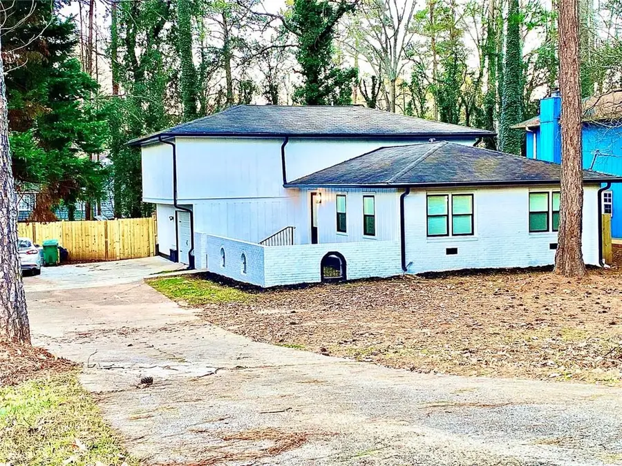 5390 Rockbridge Road, Stone Mountain, GA 30088 - Image #3