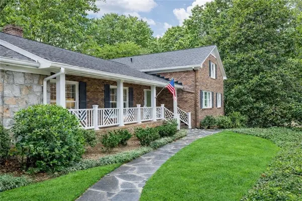 690 Fair Oaks Manor, Atlanta, GA 30327