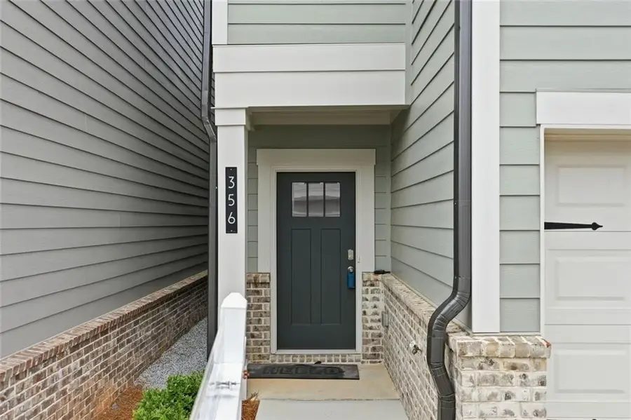356 Hayden Circle, Woodstock, GA 30189 - Image #2