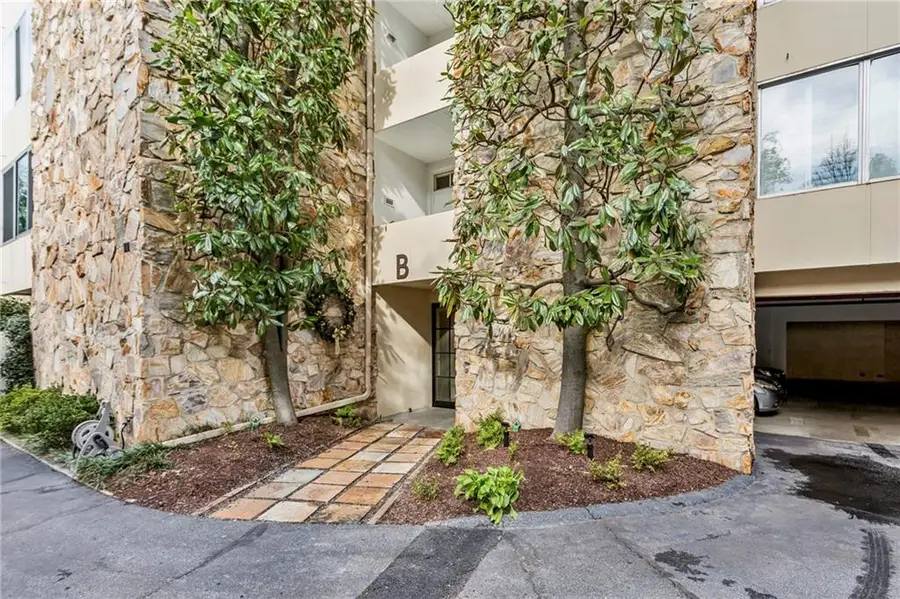 2632 Peachtree Road Nw #402B, Atlanta, GA 30305 - Image #3