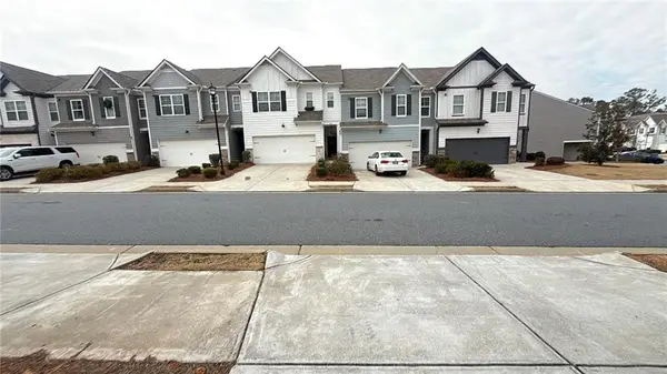 736 Woodstock Grove Drive, Woodstock, GA 30188