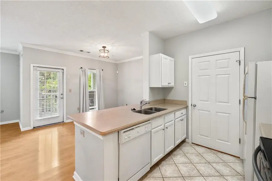 4333 Dunwoody Park #2202, Dunwoody, GA 30338 - #3