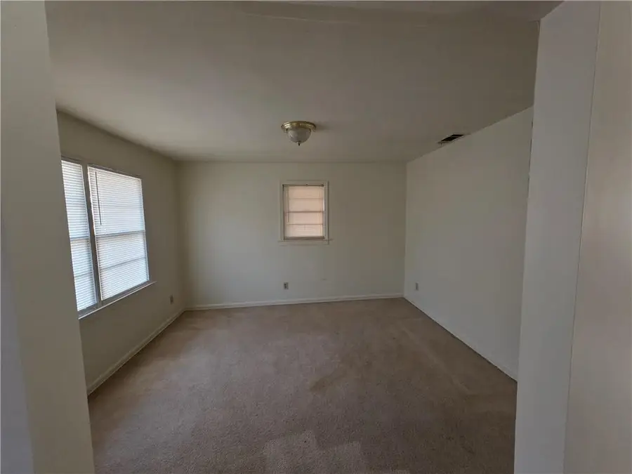 3272 Kingston Road Nw, Atlanta, GA 30318 - #3