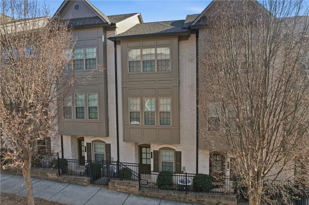 555 Broadview Place Ne, Atlanta, GA 30324 - Image #1