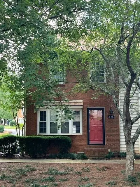 236 Chads Ford Way, Roswell, GA 30076