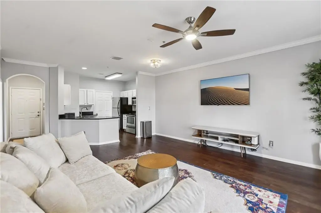 5641 Roswell Road #201, Atlanta, GA 30342 - Image #1