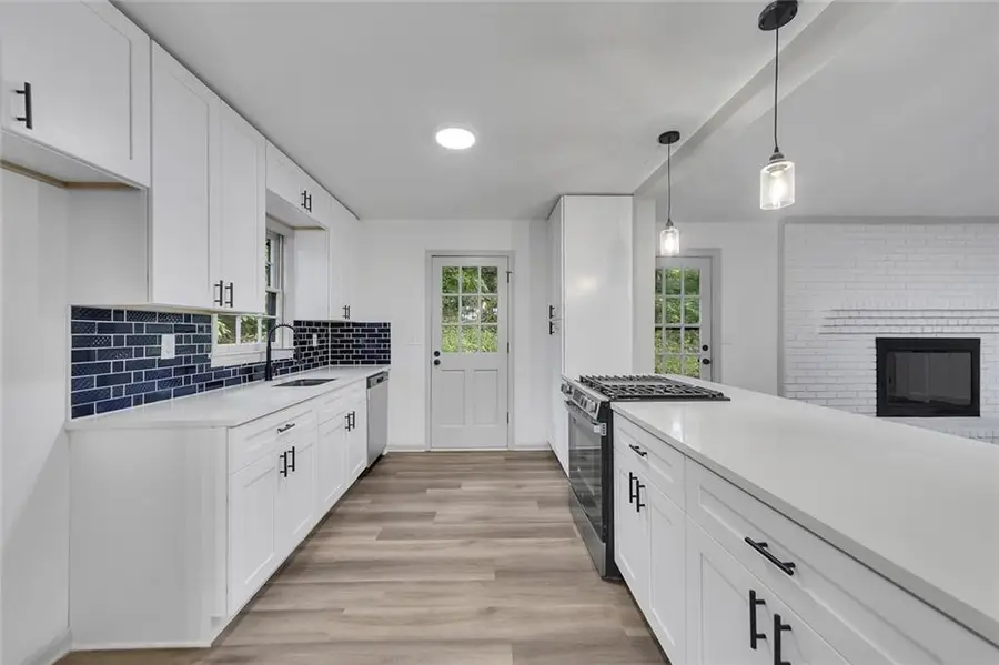 135 Golden Hills Drive, Woodstock, GA 30189 - Image #2