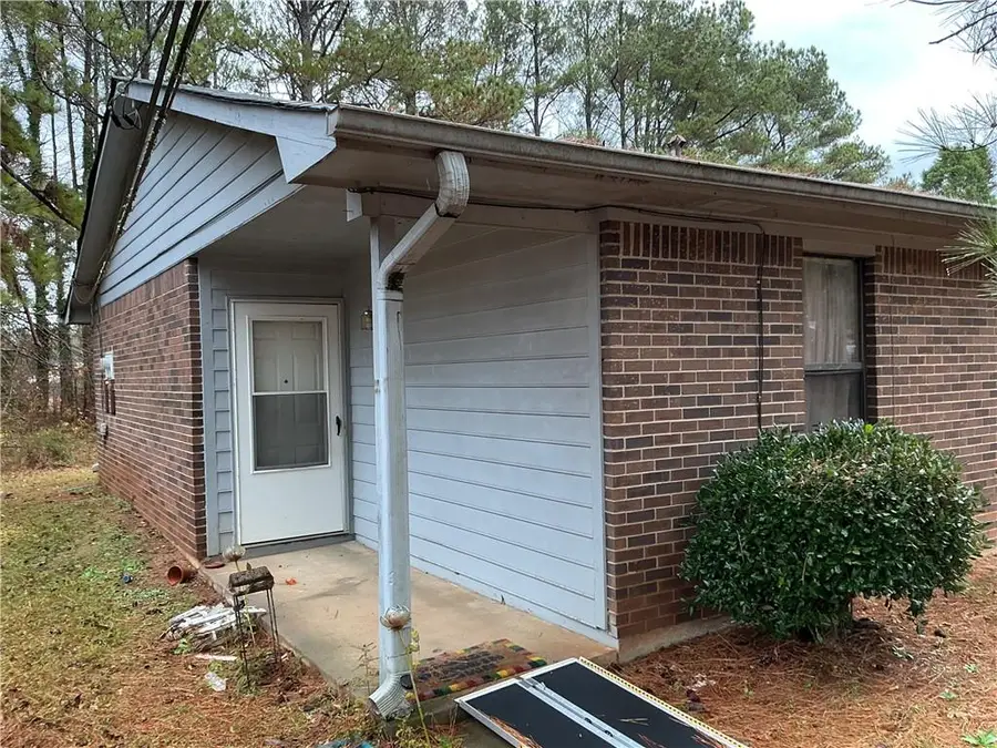 8102 Magnolia Drive, Jonesboro, GA 30238 - Image #2