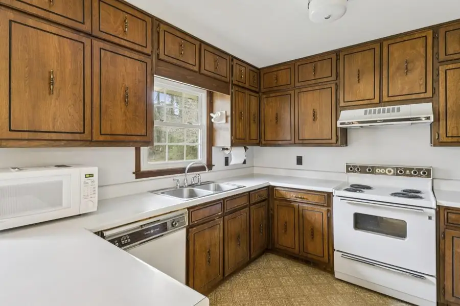 533 Avalon Drive, Fayetteville, GA 30214 - Image #3