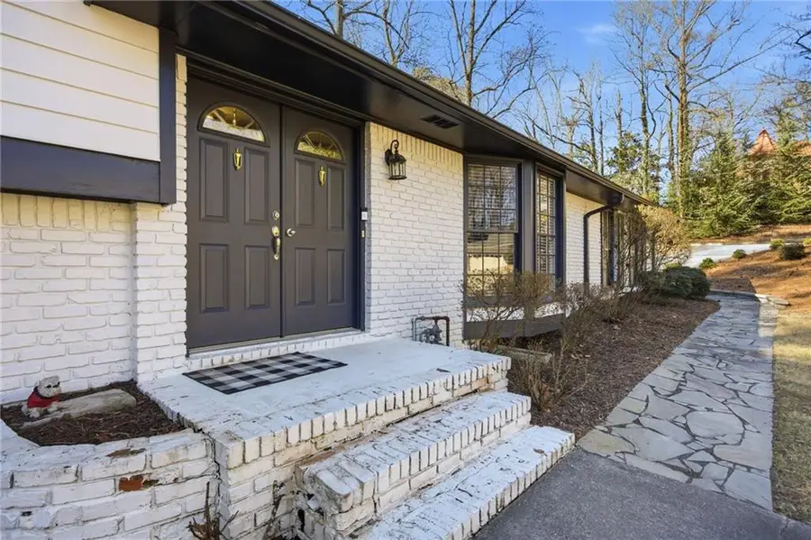 1523 Chateau Drive, Dunwoody, GA 30338 - Image #2