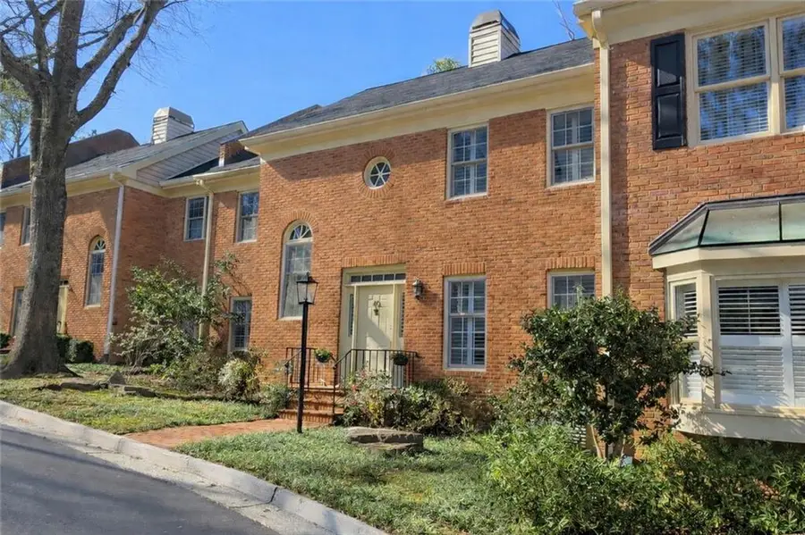 40 Ivy Chase Ne, Atlanta, GA 30342 - Image #2