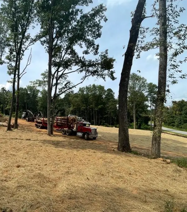 4189 Ledan Ext, Gainesville, GA 30506