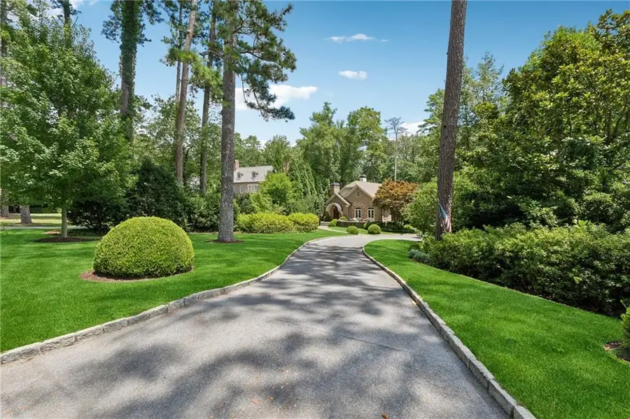 4279 E Brookhaven Drive Ne, Atlanta, GA 30319 - Image #2