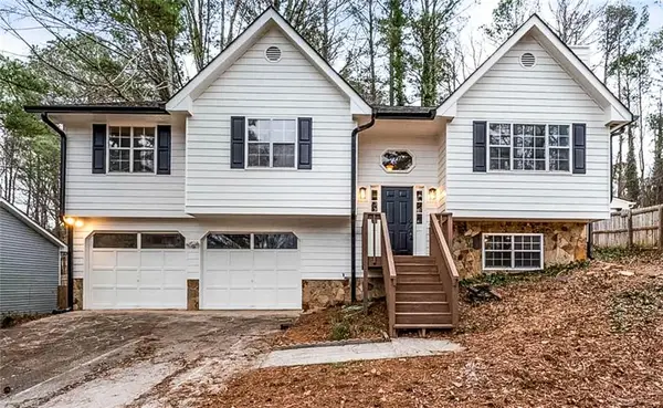 320 Rocky Cove Trail, Lawrenceville, GA 30044