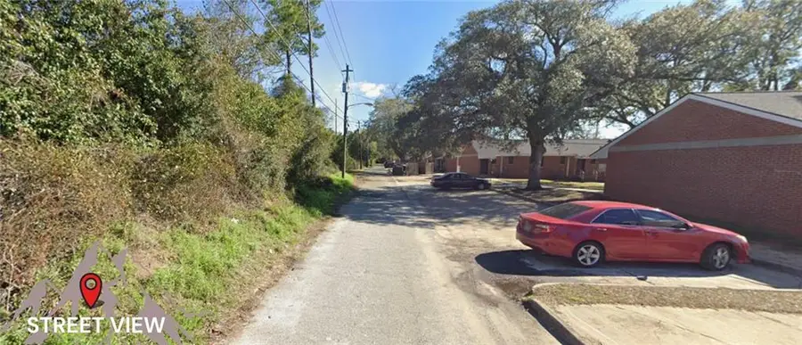 616 W 1st Avenue, Albany, GA 31701 - #3