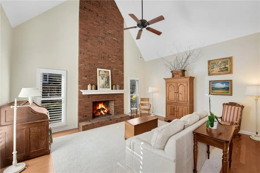 401 Roswell Green Lane, Roswell, GA 30075 - Image #2