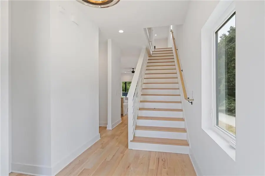 956 Herndon Street Nw, Atlanta, GA 30318 - Image #2