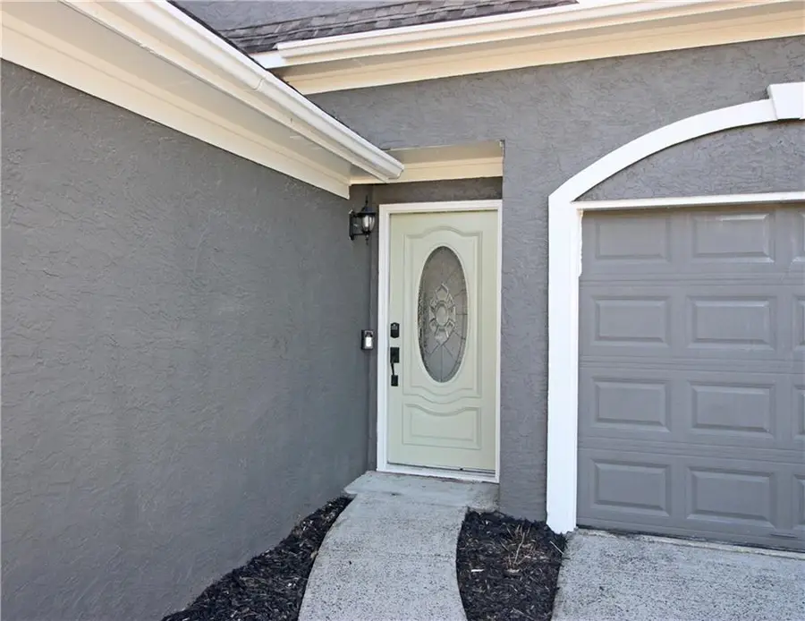 621 Radford Circle, Woodstock, GA 30188 - Image #2