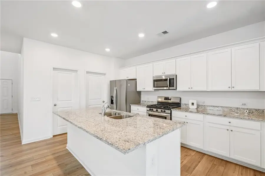 3853 Rustic Barn Way, Loganville, GA 30052 - Image #3