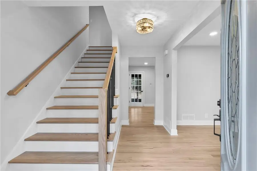 2802 Lakeview Court, Buford, GA 30519 - Image #2