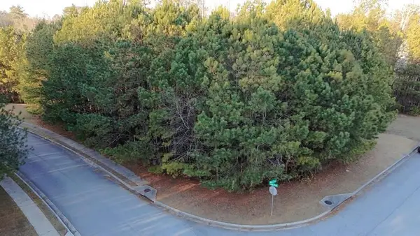 5185 Marie Trace, South Fulton, GA 30349