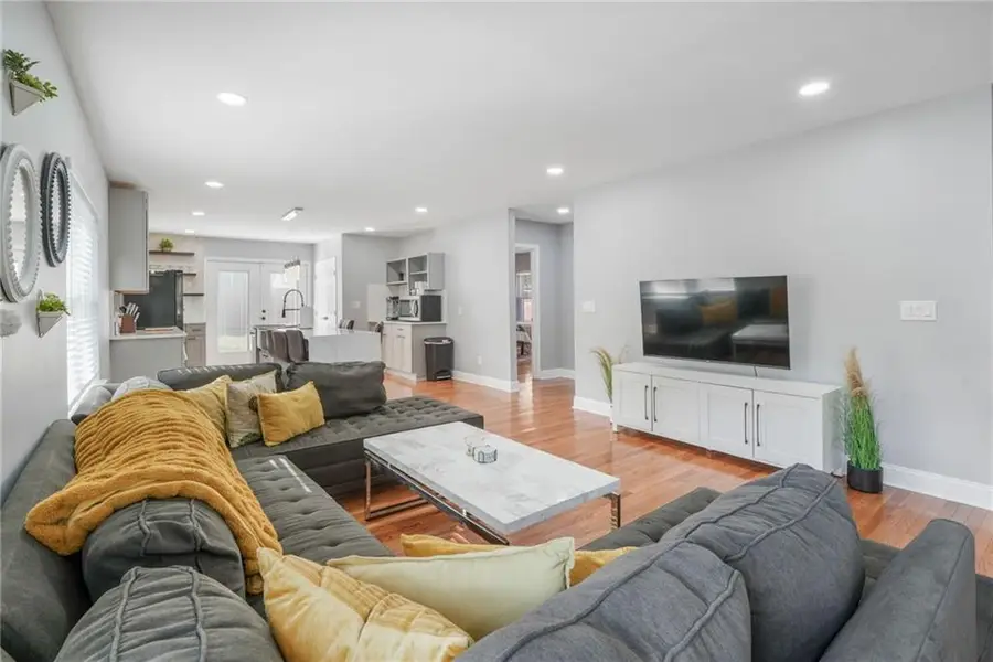 992 Beckwith Street Sw, Atlanta, GA 30314 - Image #2