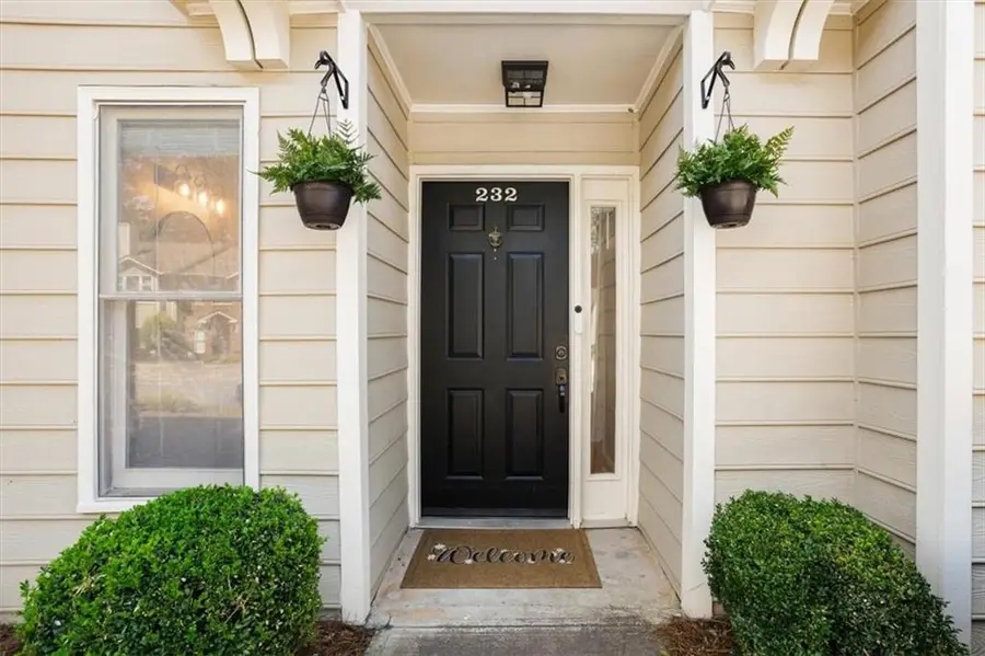 232 Peachtree Hollow Court, Sandy Springs, GA 30328 - Image #2