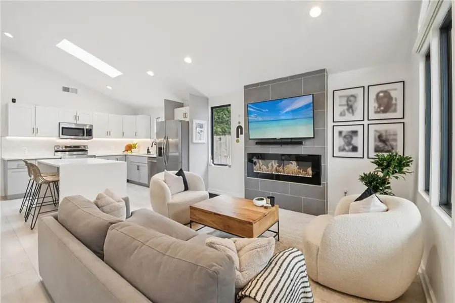 1074 Astor Avenue Sw, Atlanta, GA 30310 - Image #3