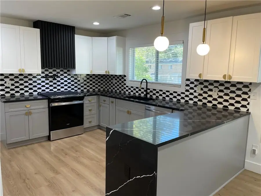 3200 Lowndes Street, Atlanta, GA 30344 - Image #2