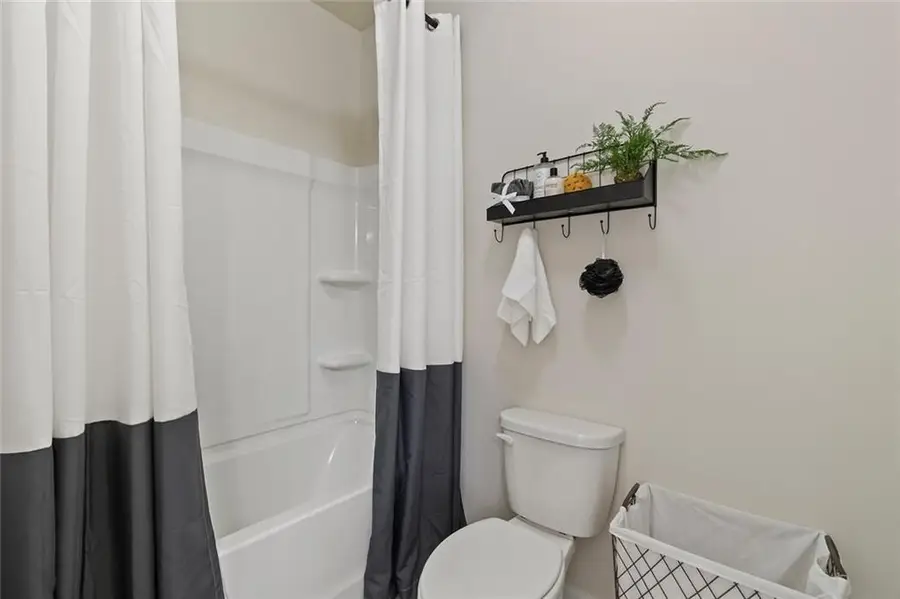 180 Logan Pass Drive, Loganville, GA 30052 - Image #2