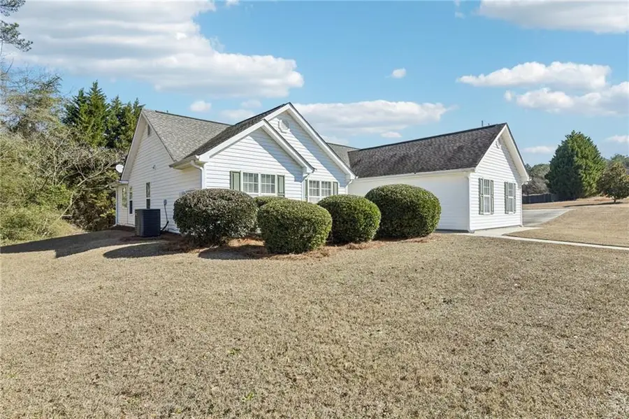 7091 Greenridge Drive, Loganville, GA 30052 - Image #2