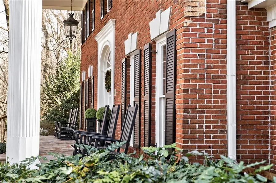 1735 Winterthur Close Nw, Sandy Springs, GA 30328 - Image #3